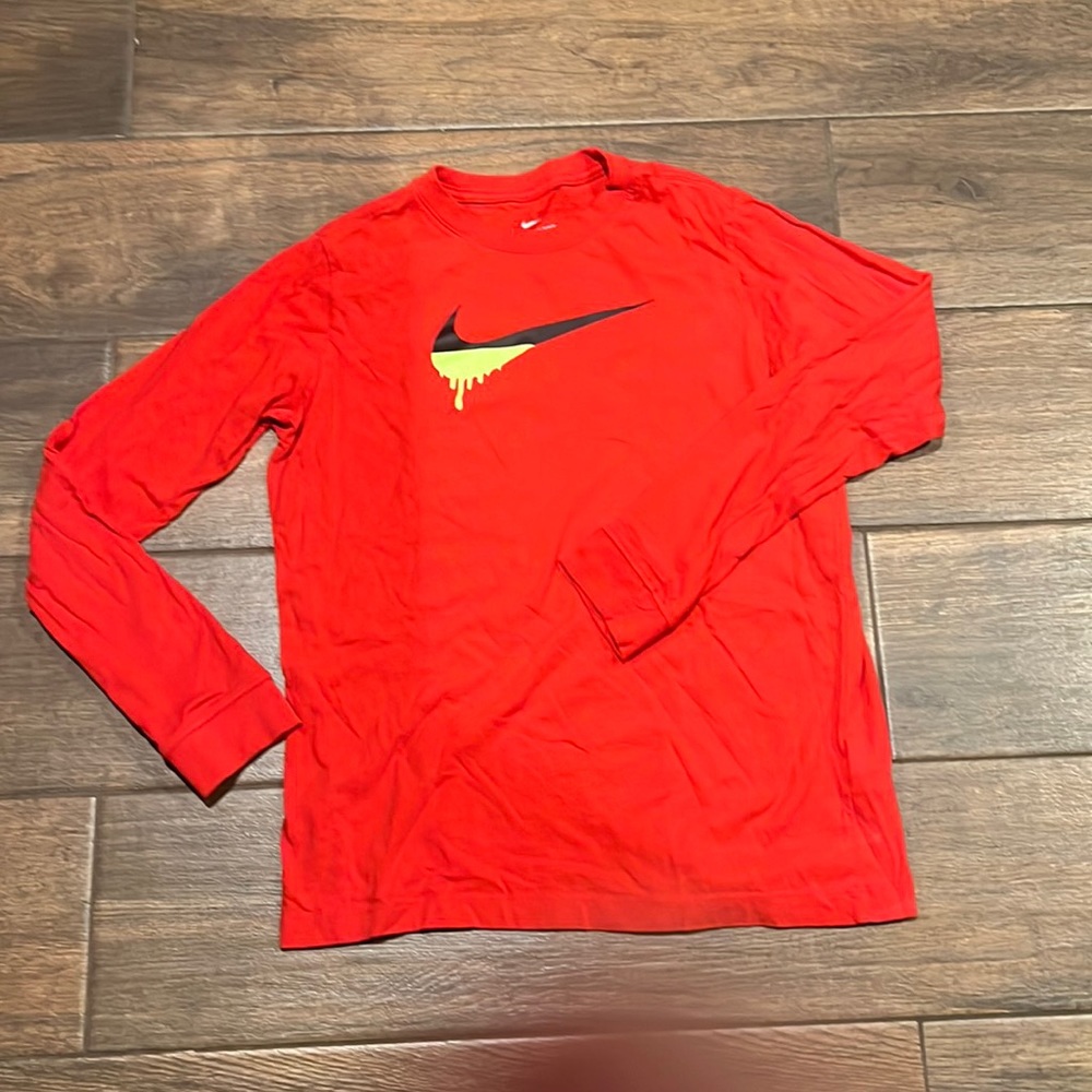 Nike boys XL long sleeve shirt